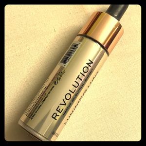 Revolution liquid highlighter